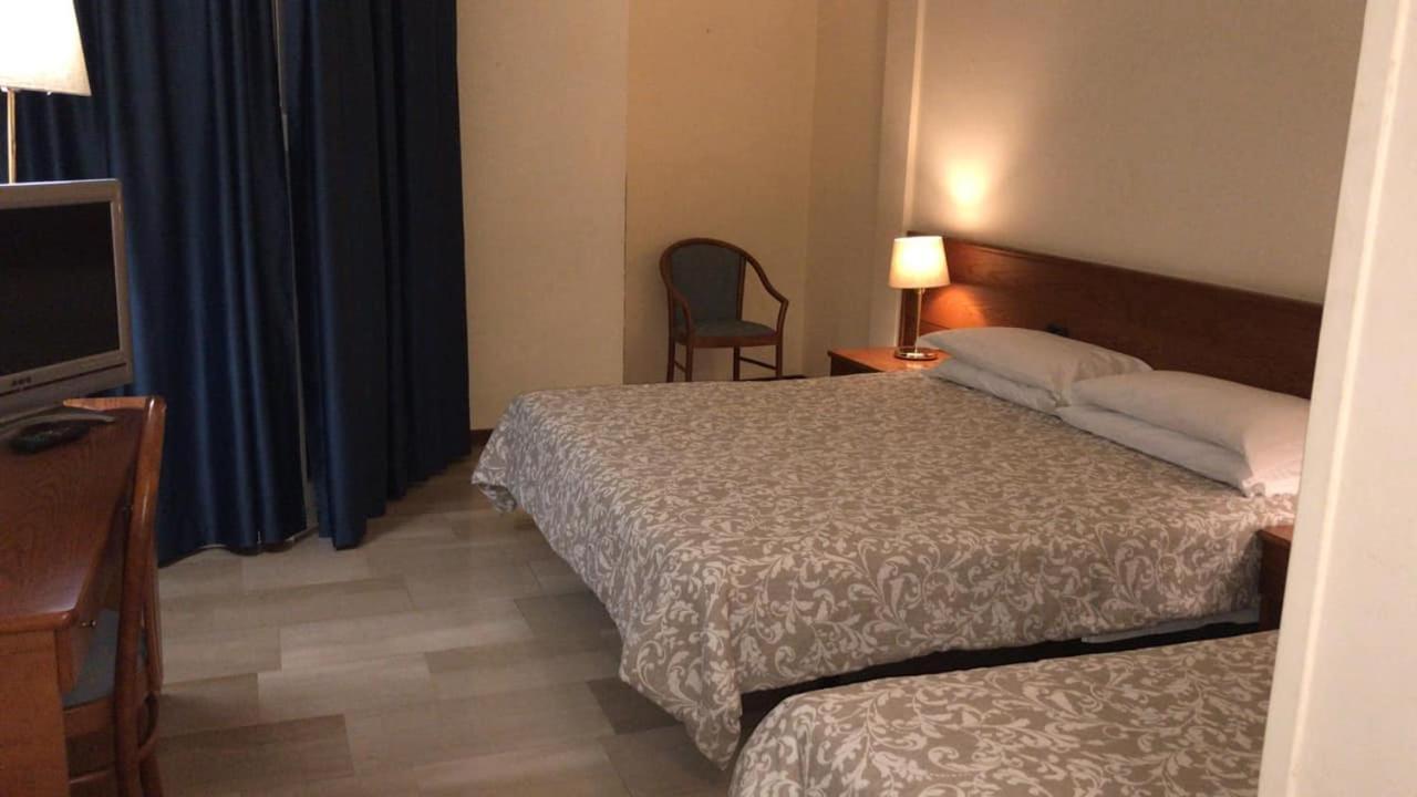 Hotel Select SantʼIlario dʼEnza Exterior foto